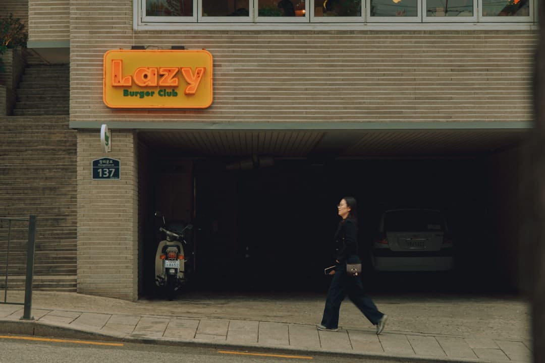 电影《有朵云像你》发布同名主题曲MV 陈昊宇温顺唱响云端爱意浪漫又治好